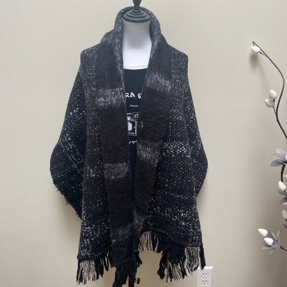 Women’s Knit Poncho Cardigan – Black & Grey Shawl Wrap with Fringe Trim - Picture 6 of 6